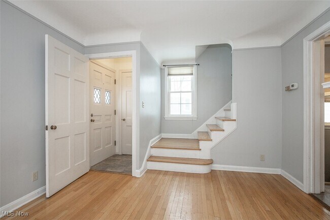 Foto del edificio - 1718 Maywood Rd