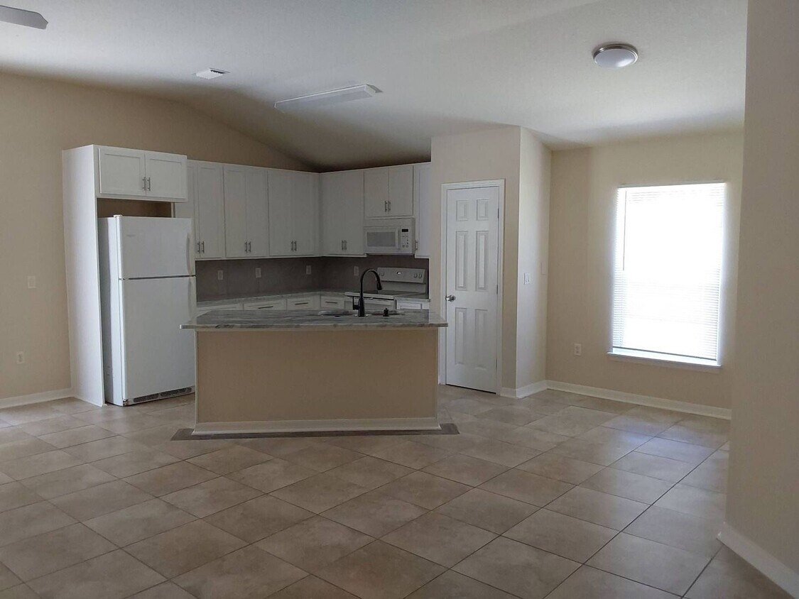 Primary Photo - Beautiful 4-Bedroom, 2-Bath Home with 2-Ca...