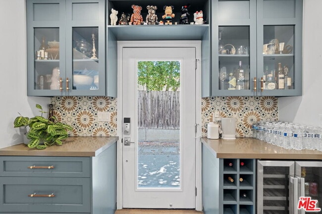 Foto del edificio - 11038 Blix St