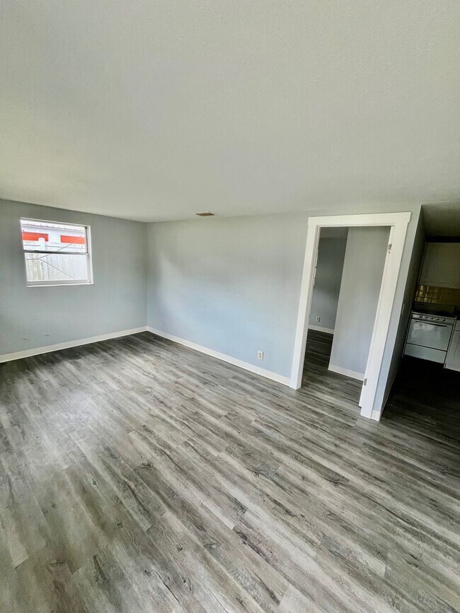 Foto del edificio - Recently Remodeled 2BR/1BA Zephyrhills Home, Water & Sewer Included w/Rent