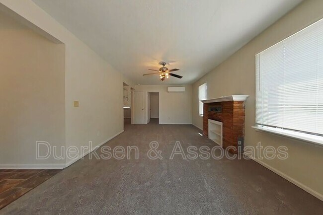 Foto del edificio - 2012 NW Tyler Ave