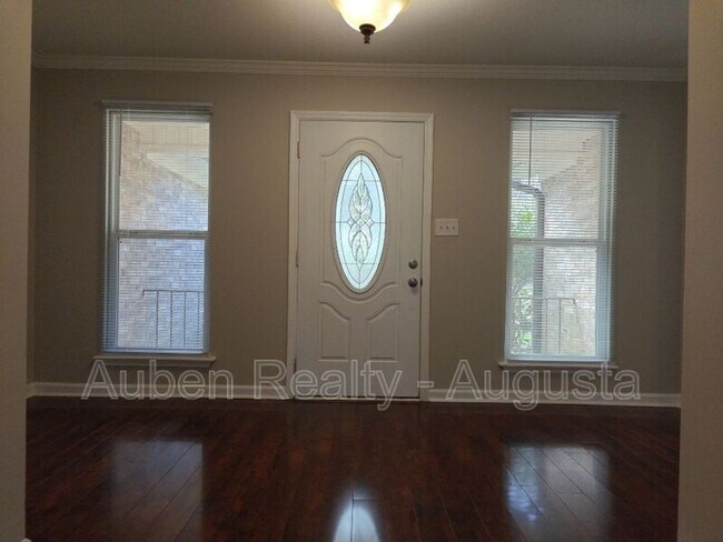 Building Photo - 5183 Fairington Dr