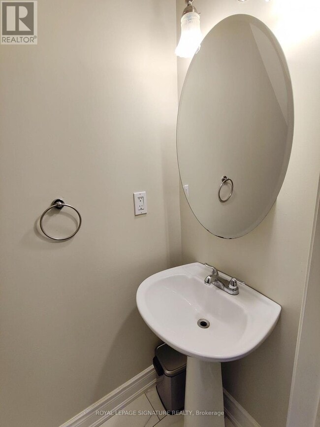 Photo du bâtiment - 1525-1525 S Parade Ct
