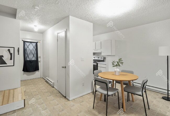 Foto del edificio - 326 W 25th St