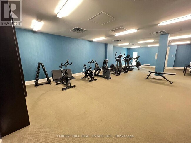 Photo du bâtiment - 15277-15277 Yonge St