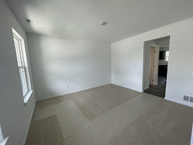 Foto del edificio - Home is currently for sale or rent.  If re...