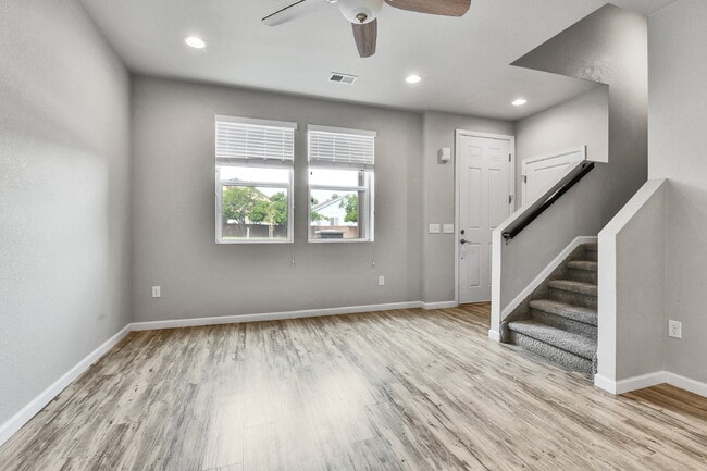 Building Photo - $2,895.00, 3 bed, 3 bath, located in Arvad...