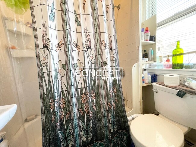 Building Photo - 10 Wensley St