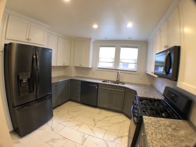 Foto del edificio - 6629 Dalzell Pl