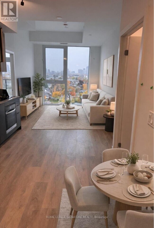 Building Photo - 1037 The Queensway