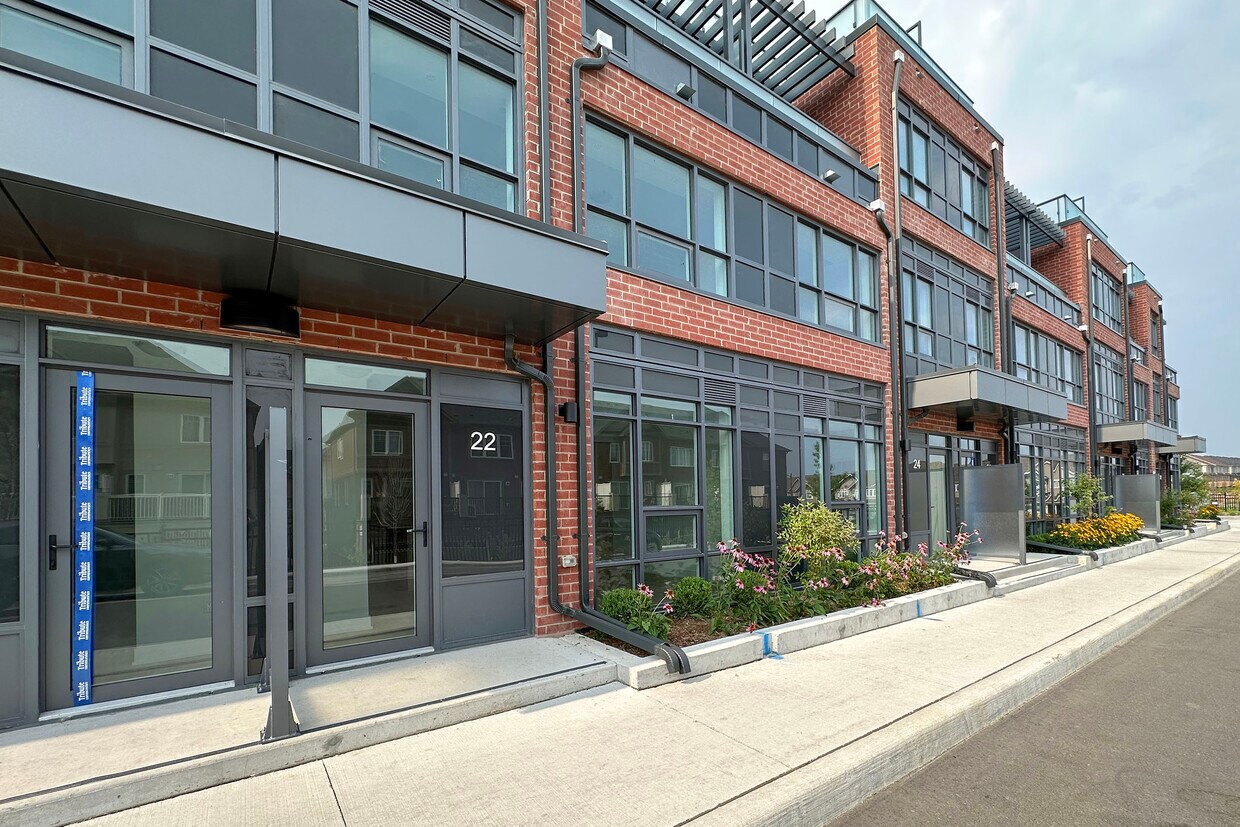 Primary Photo - Contemporary 3-Bedroom Townhouse for Rent ...