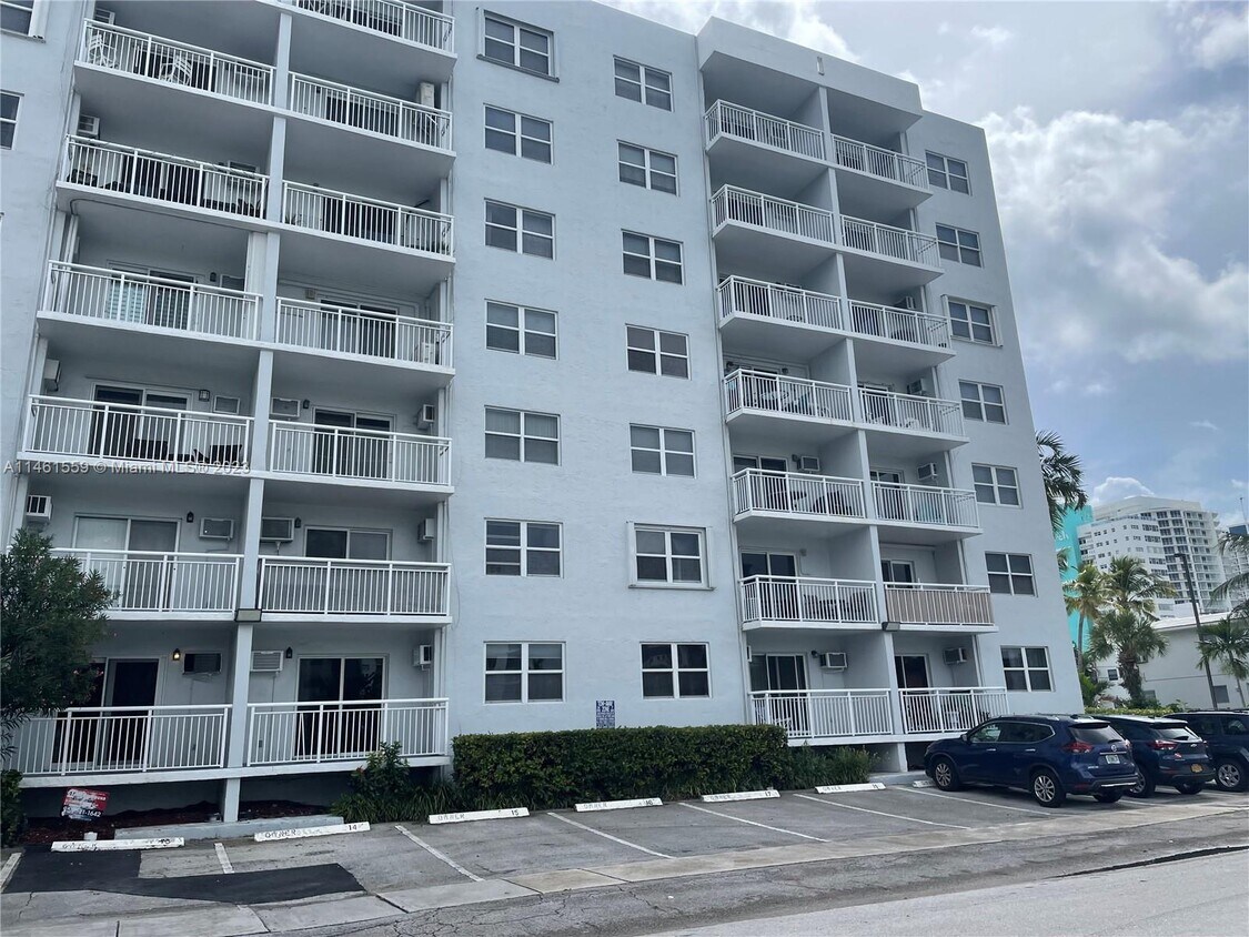 720 Orton Ave Unit 204, Fort Lauderdale, FL 33304 Condo for Rent in