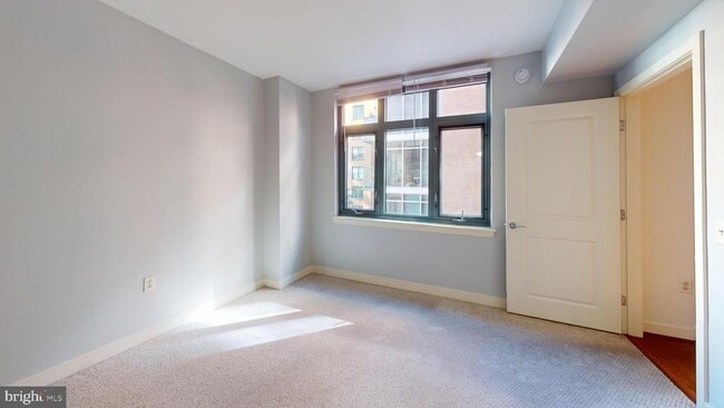 Foto del edificio - 1117 10th St NW