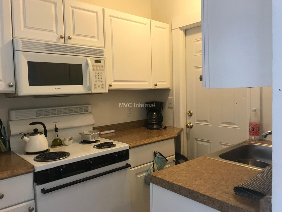 Foto principal - Nicely located 1 bed unit located right ne...
