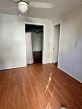 Building Photo - 1526 Yale St