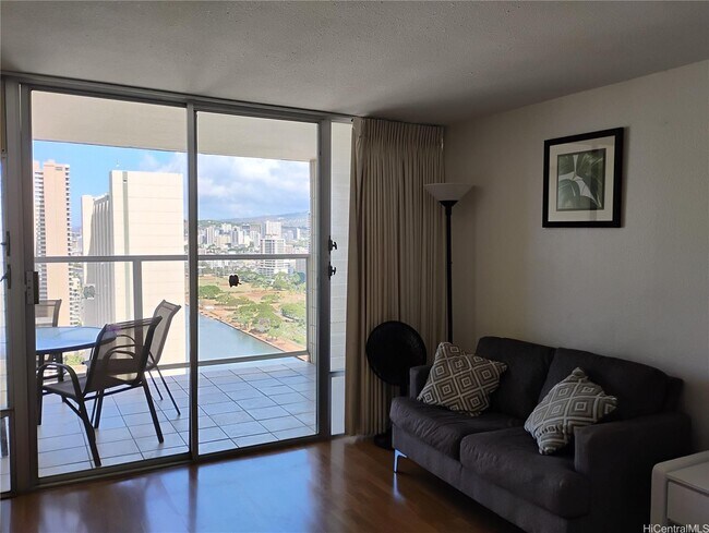 Foto del edificio - 445 Seaside Ave