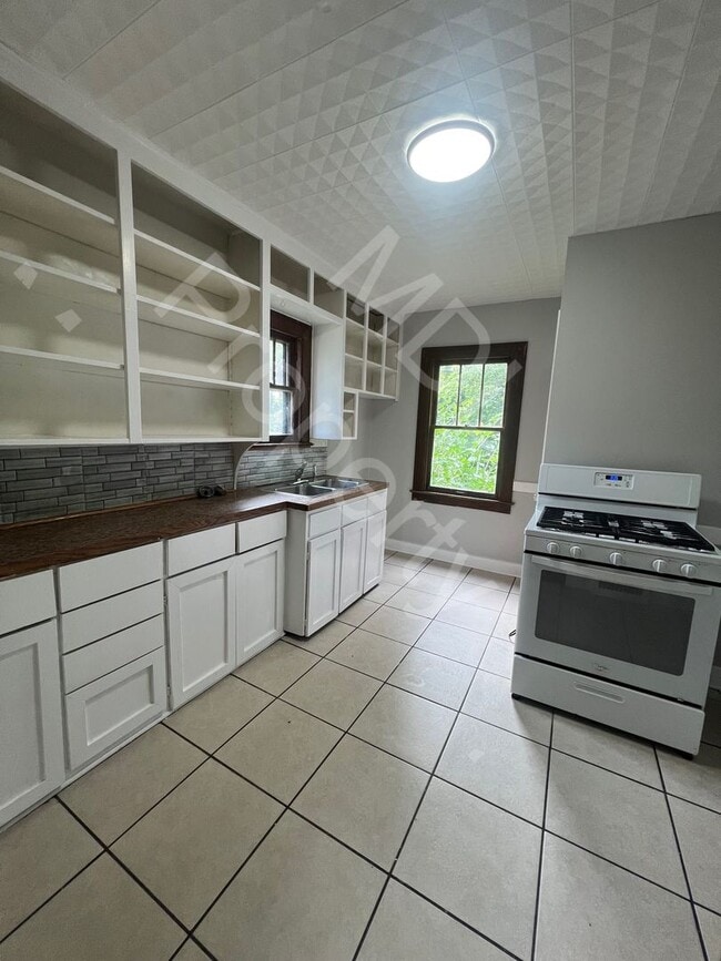 Foto del edificio - 3 bed 1 bath Saginaw home