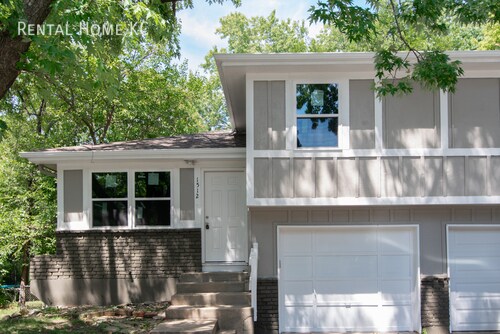 Primary Photo - 3 bed, 1 bath split level ALL NEW REMODEL