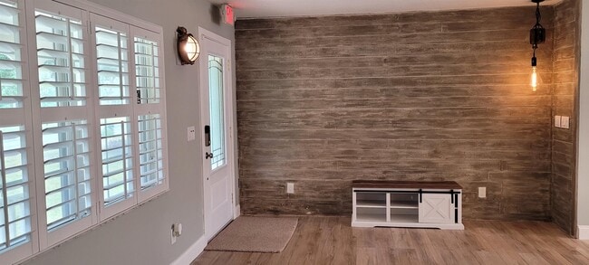 Building Photo - 320 Minorca Ave