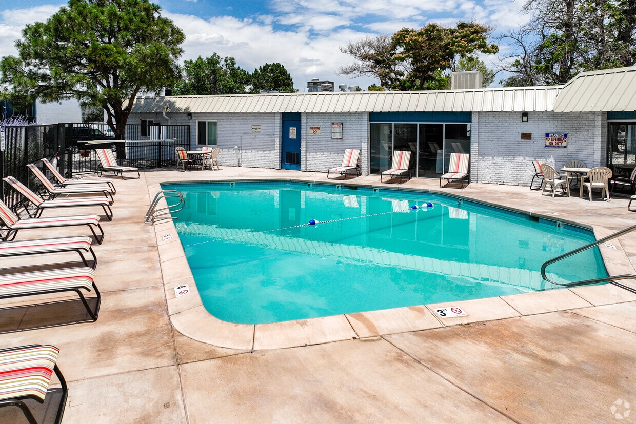 7303 Montgomery Blvd Ne