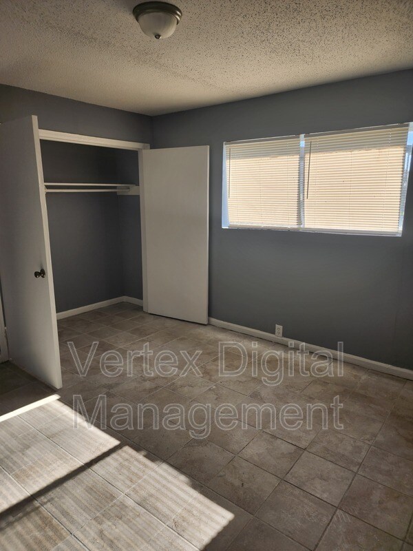 Foto del edificio - 3380 Benbow Dr