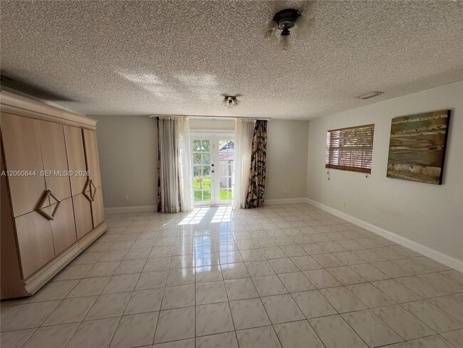 Building Photo - 421 NW 57th Ct