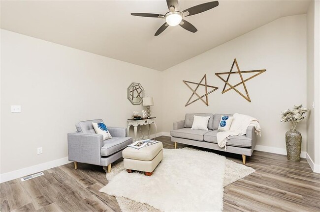 Foto del edificio - 2321 Gleneagles Blvd