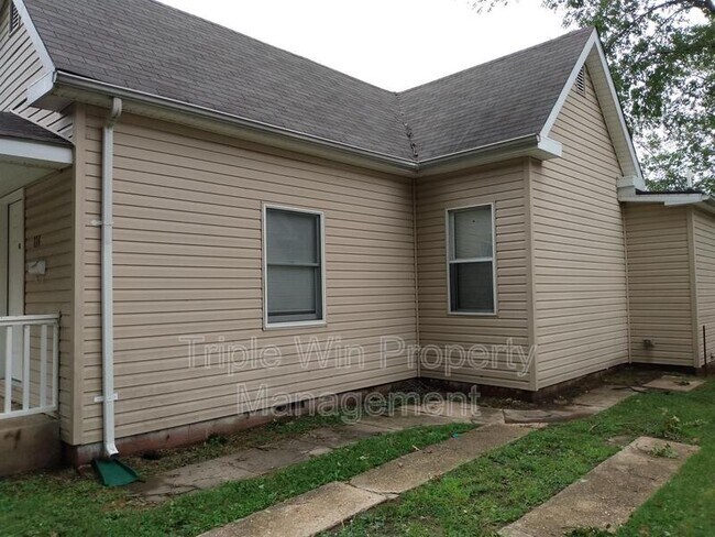 Foto del edificio - 114 N Taylor Ave