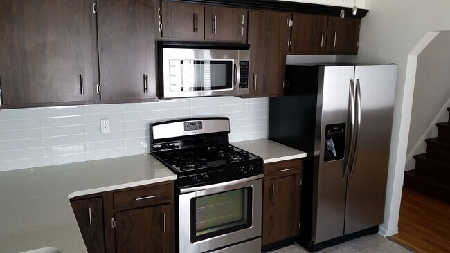 Foto del edificio - Southside Flats Recently Renovated 3 bedro...