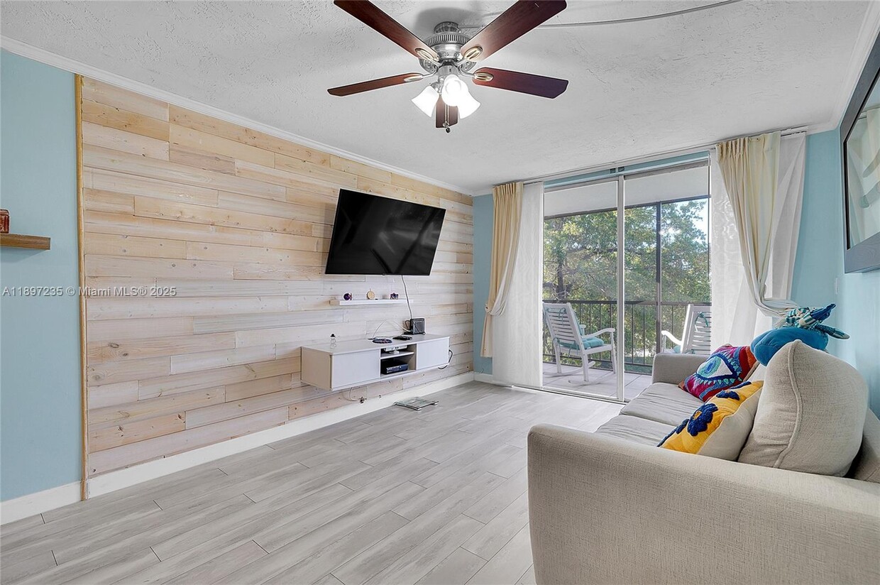 Foto principal - 1681 NW 70th Ave