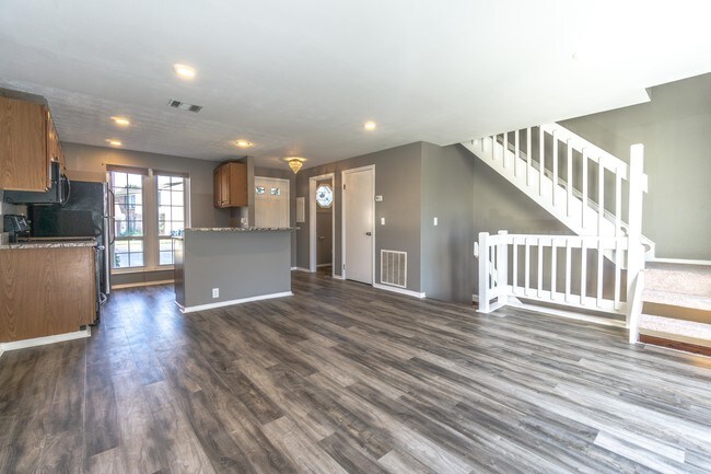 Building Photo - 8371 Hawks Nest Ct