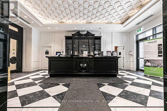 Photo du bâtiment - 955-2955 Bay St.