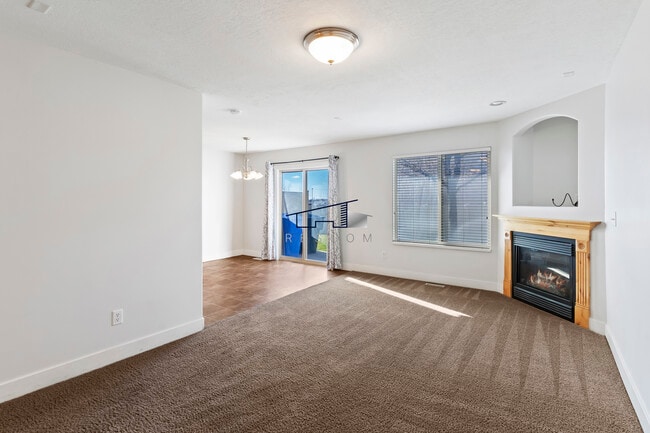 Foto del edificio - 1613 N 450 E