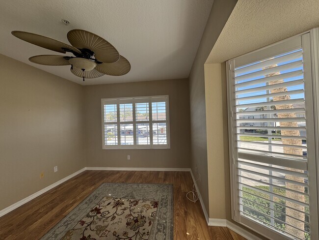 Foto del edificio - 202 Silver Lake Dr