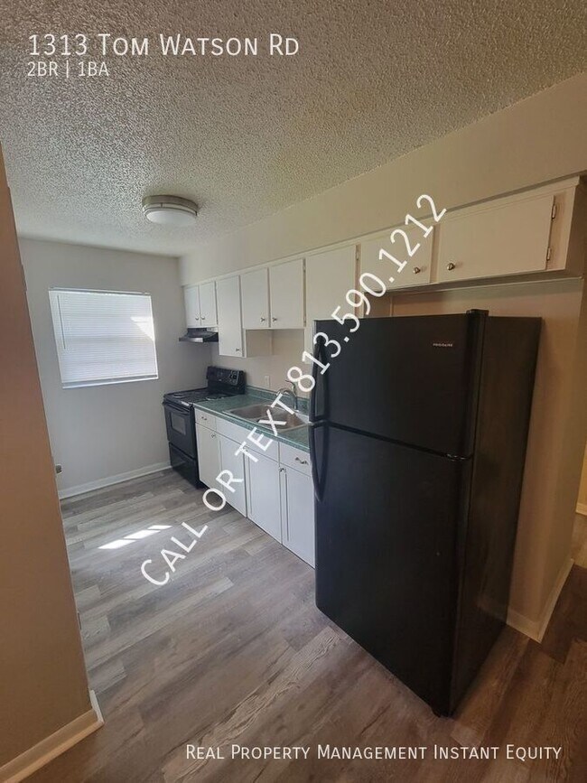 Foto del edificio - 1313 Tom Watson Rd