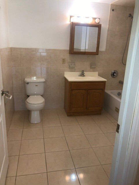 Bath - 902 N 5th St