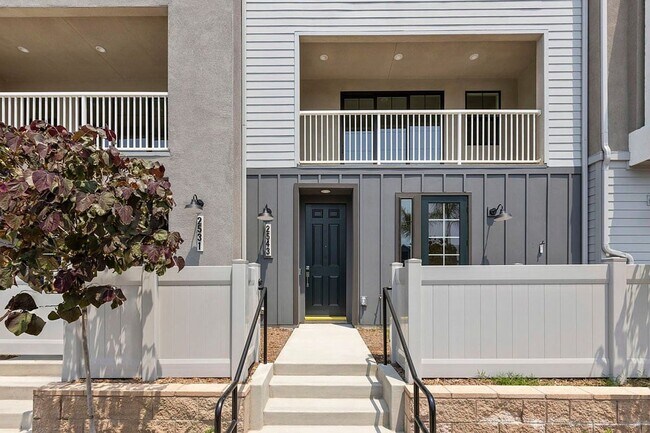 Foto del edificio - BRAND NEW 4 BED, 3.5 BATHS, 2070 SQ FT TOWNHOME BY KH HOMES