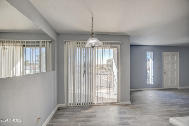 Building Photo - 14407 N Boxwood Ln