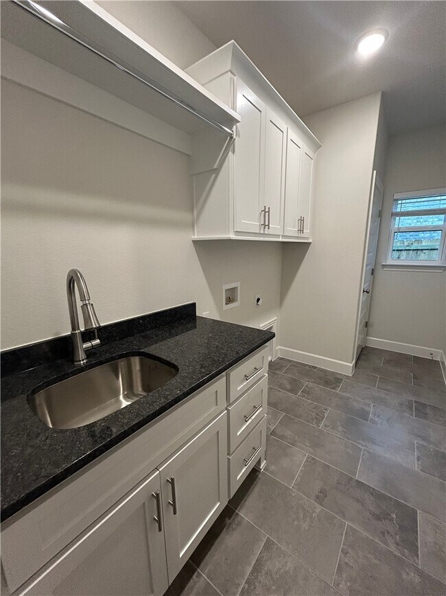 Foto del edificio - 1470 Overcup Oak Ln
