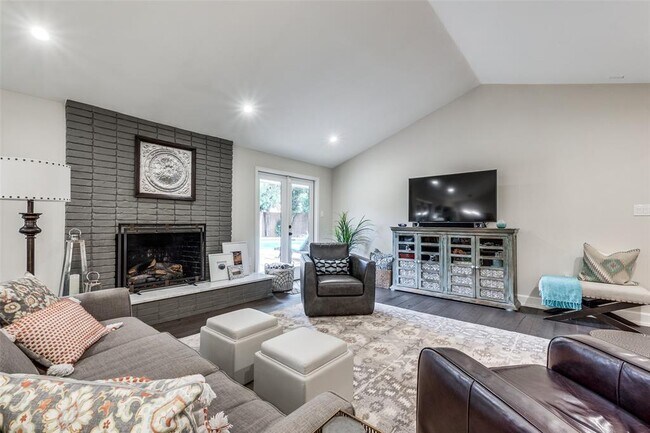 Building Photo - 4629 Ridgeside Dr