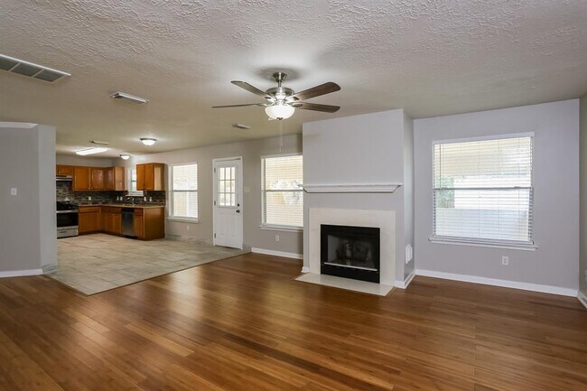 Building Photo - 3528 Whitestone Dr
