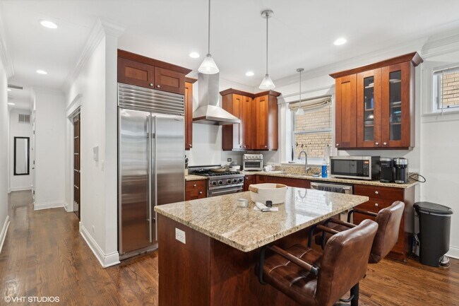 Foto del edificio - 2854 N Burling St