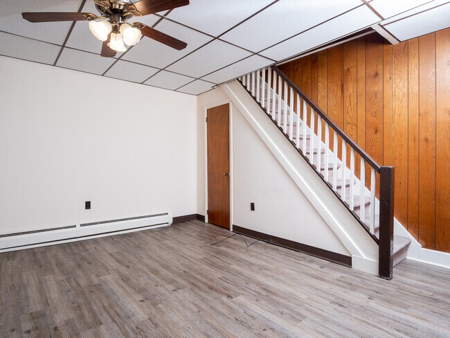 Living Room - 913 S Webster Ave