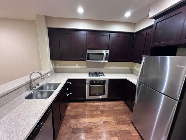 Foto del edificio - 3/3 Tri Level Berryessa Beauty is ready for YOU!