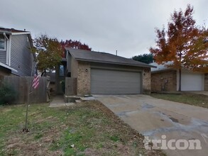 Building Photo - 616 Via Miramonte