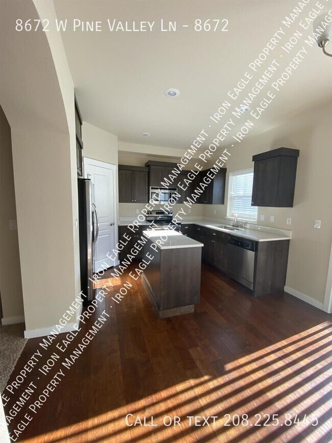 Foto del edificio - 8672 W Pine Valley Ln