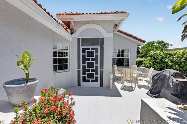 Foto del edificio - 8108 Summer Shores Dr