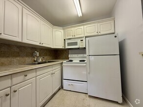 Building Photo - 165 Waltham G