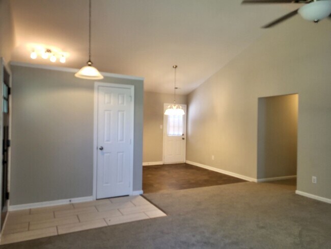 Foto del edificio - 3 bedroom Ranch