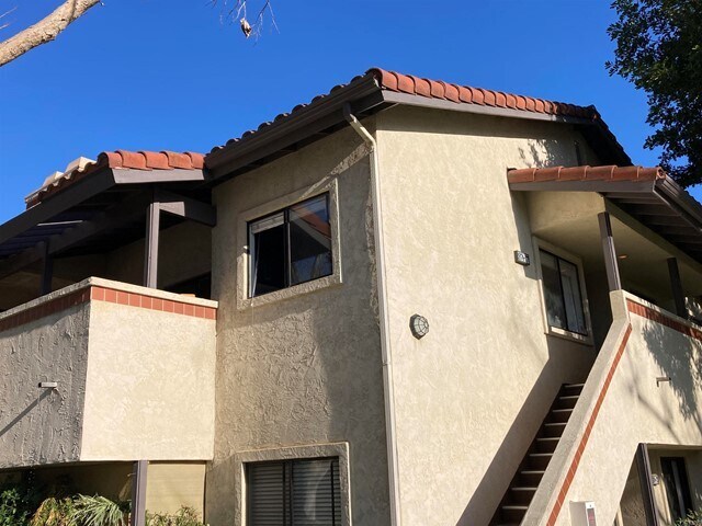 Primary Photo - 974 Lupine Hills Dr